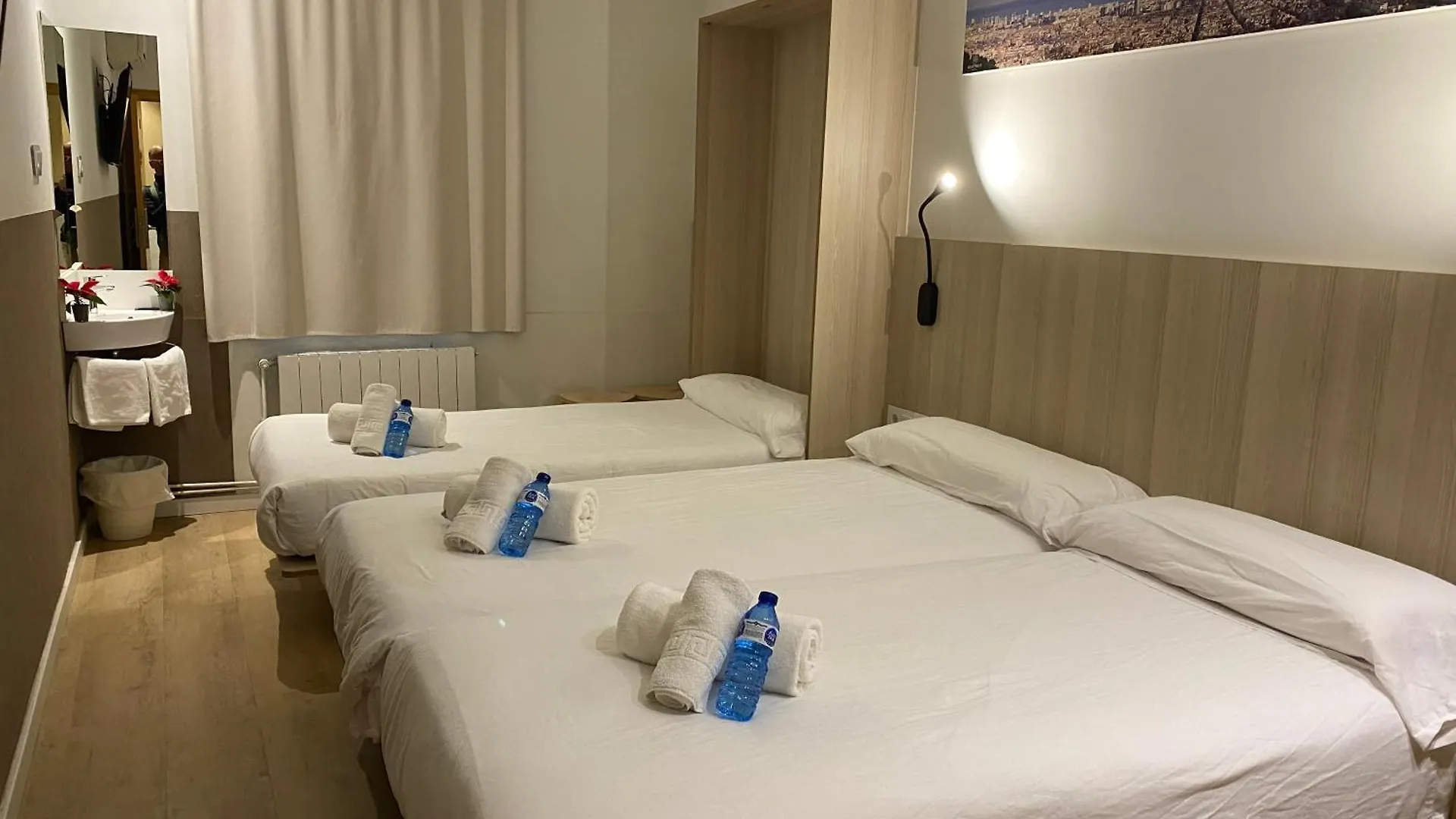 Maison d'hôtes Hostal Bestprice Barcelona Stadium