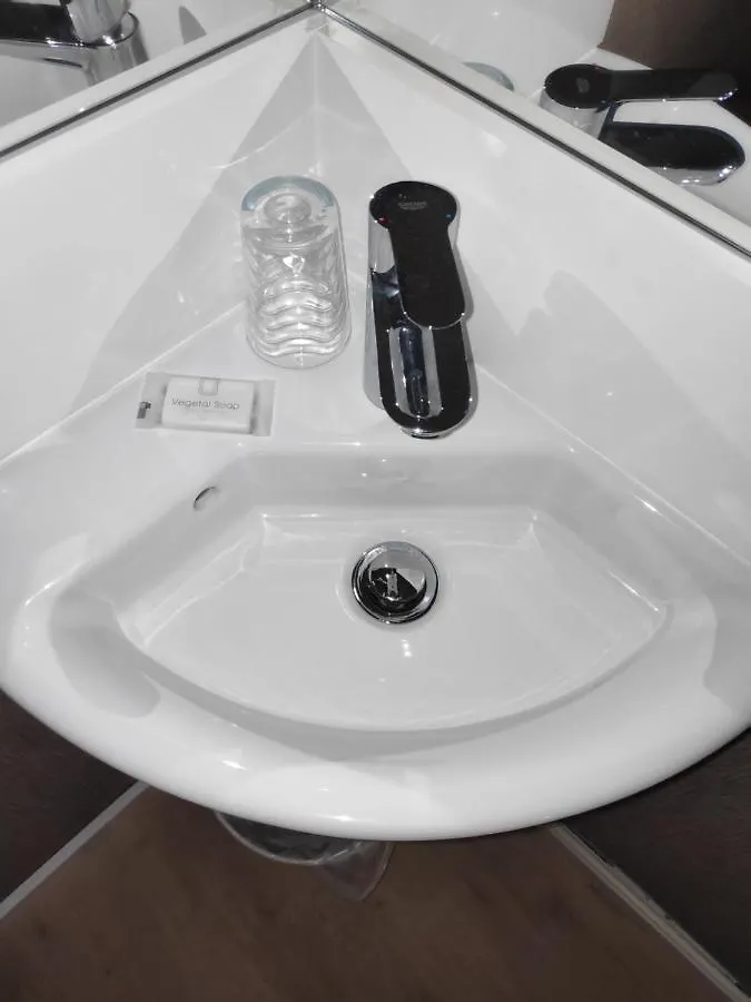 Hostal Bestprice Barcelona Stadium Maison d'hôtes