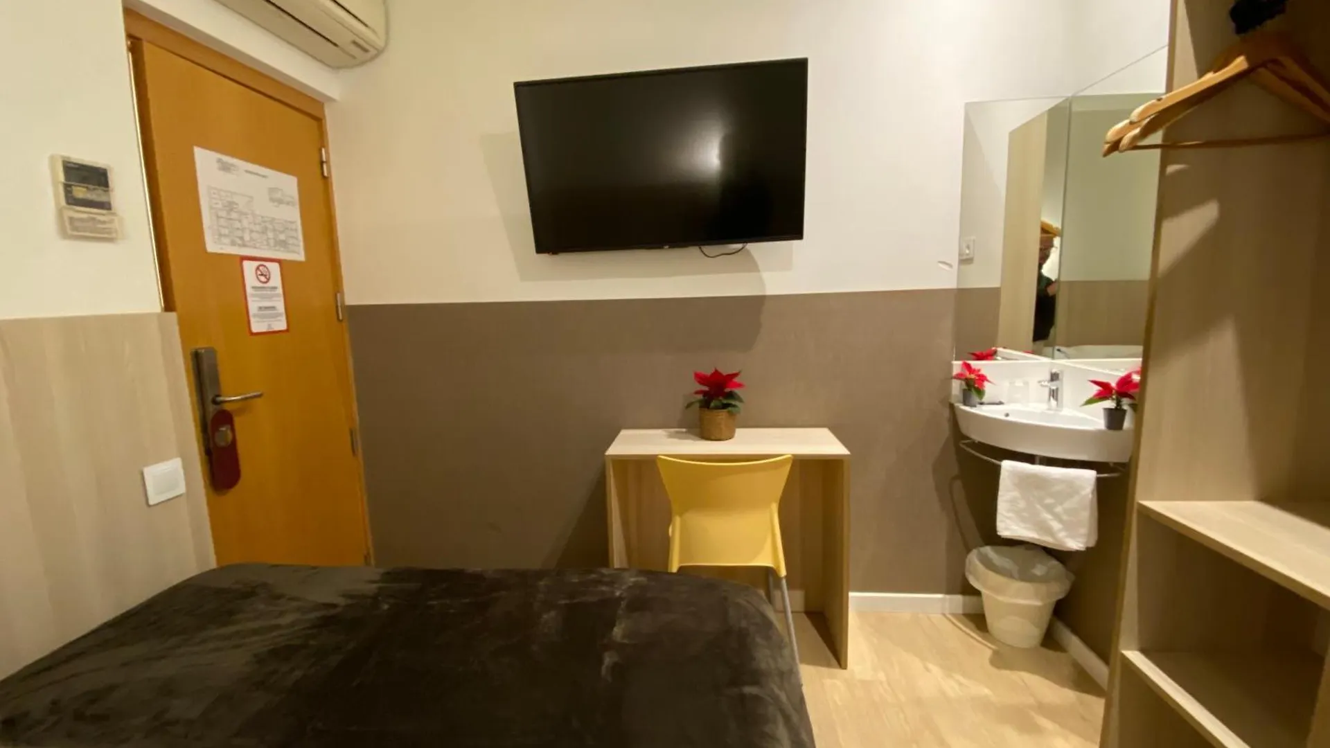Penzion Hostal Bestprice Barcelona Stadium