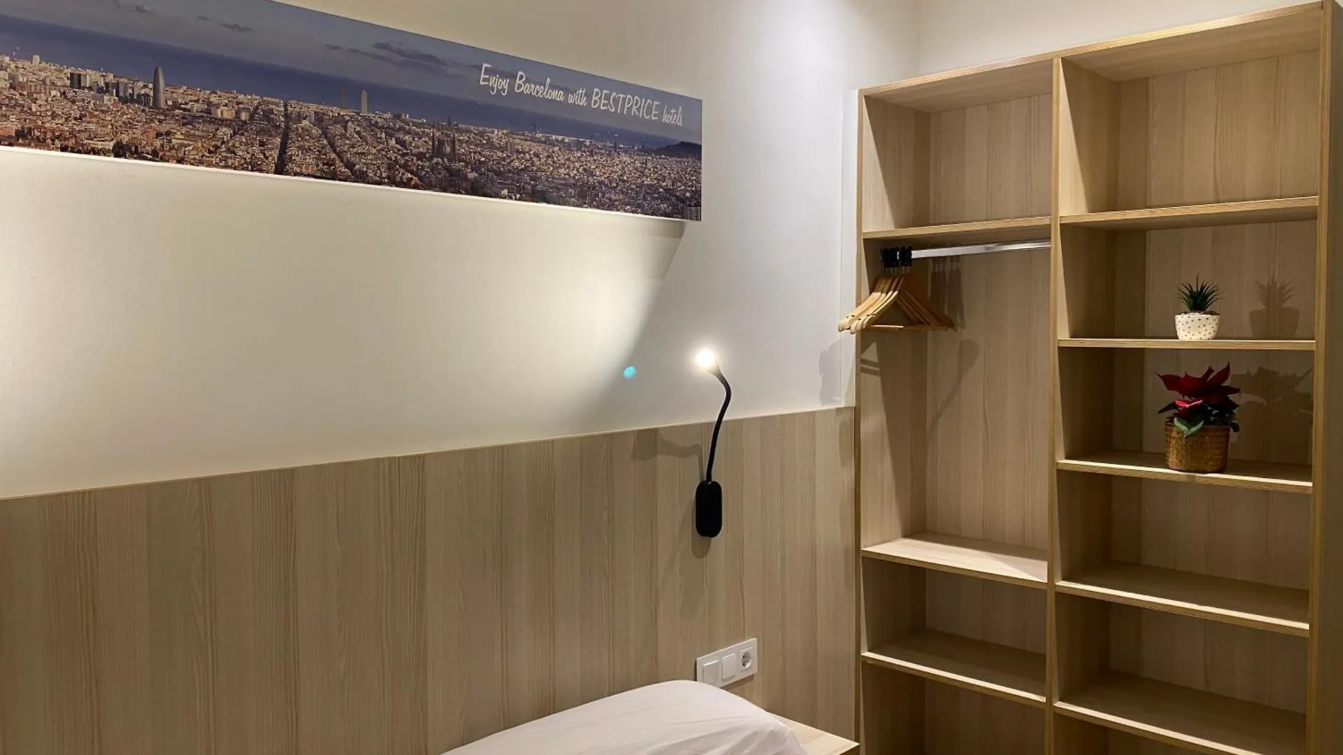Guest house Hostal Bestprice Barcelona Stadium