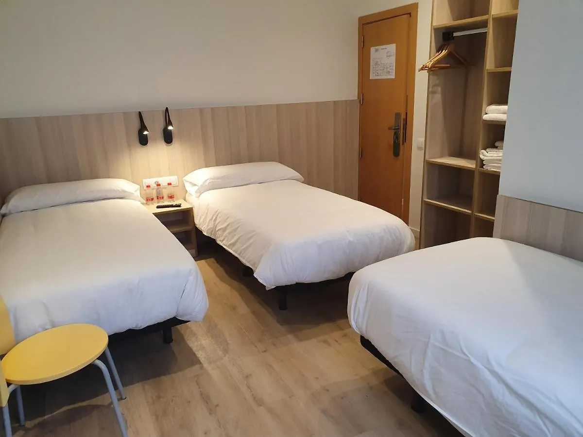 Hostal Bestprice Barcelona Stadium 0*,  Spain